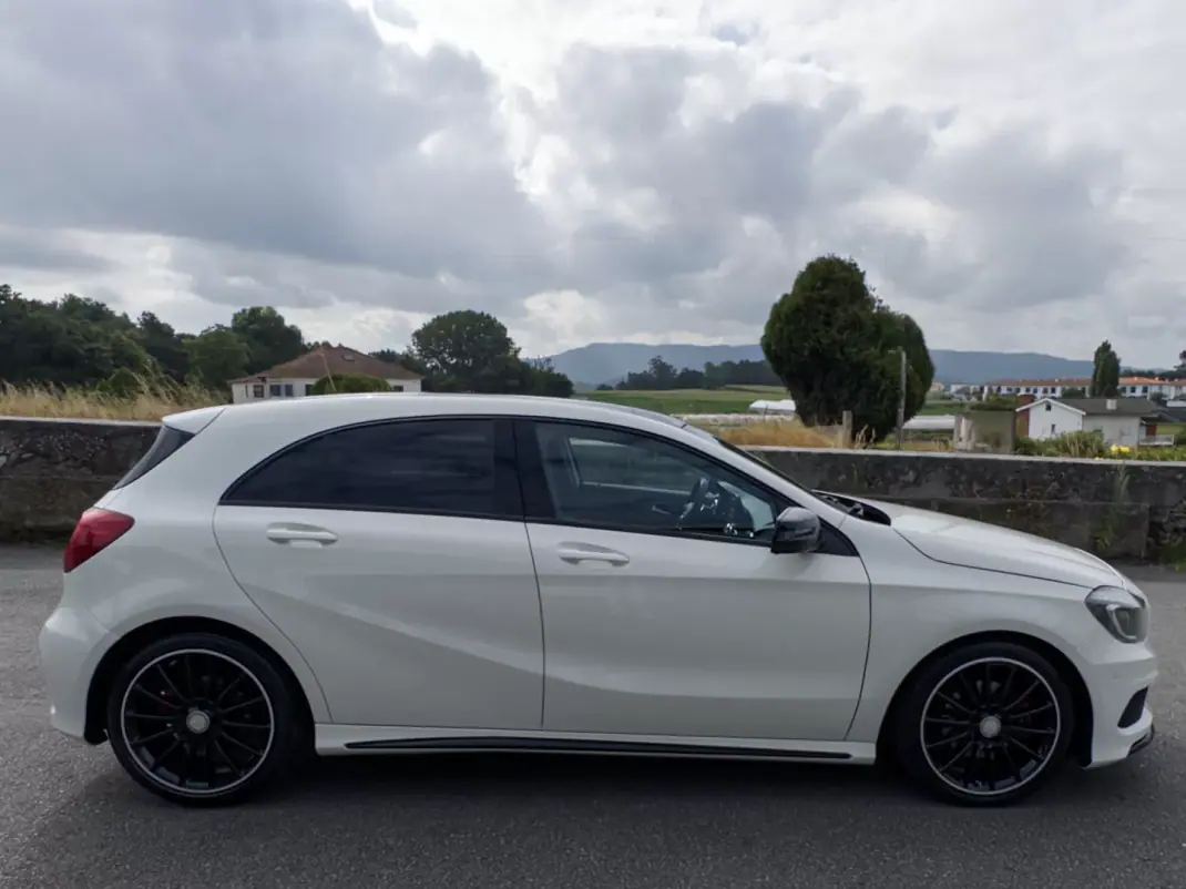 Mercedes-Benz A 180 2015 - 16990 EUR, 131000 km - 131000km - foto 8 de 35