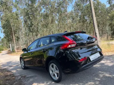 Volvo V40 2017 - 15900 EUR, 120000 km - AUTO.MOTO.pt - 120000km - foto 21 de 39