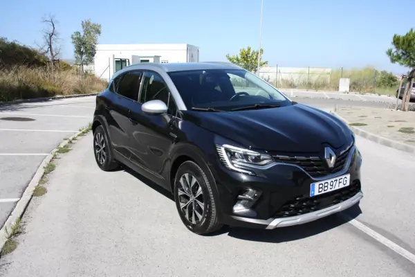 Renault 2023 — photo 2 of 18