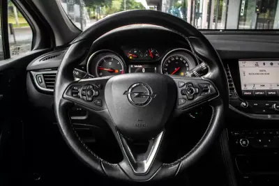 Opel Astra Sports Tourer 2016 - 7750 EUR, 120277 km - AUTO.MOTO.pt - 120277km - foto 13 de 38