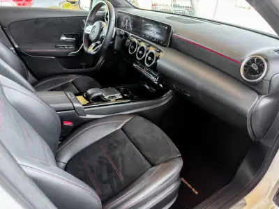 Mercedes-Benz A 180 2018 - 23500 EUR, 102000 km - AUTO.MOTO.pt - 102000km - foto 17 de 19