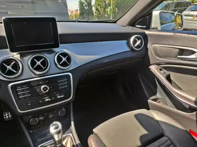 Mercedes-Benz CLA 180 2016 - 17490 EUR, 178000 km - AUTO.MOTO.pt - 178000km - foto 15 de 26