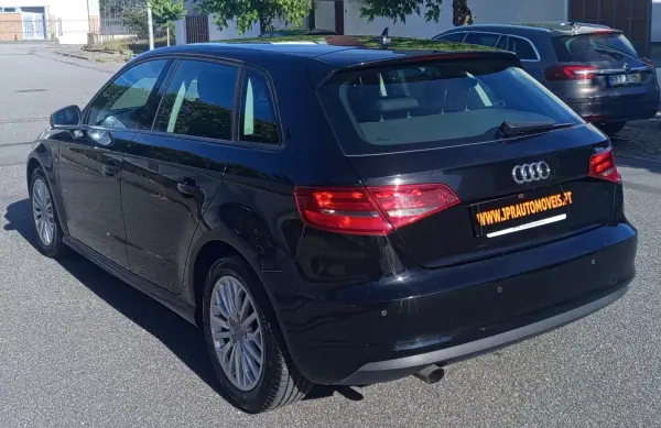 Audi A3 2016 - 11990 EUR, 206100 km - AUTO.MOTO.pt - 206100km - foto 7 de 16