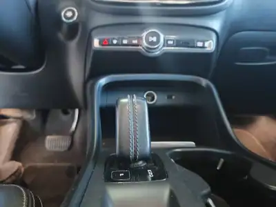 Volvo XC 40 2019 - 23850 EUR, 132000 km - AUTO.MOTO.pt - 132000km - foto 34 de 35