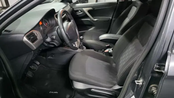 Citroën C-Elysée 2014 - 9990 EUR, 42600 km - AUTO.MOTO.pt - 42600km - foto 6 de 19