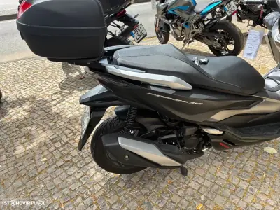 Honda Forza 2021 - 4450 EUR, 48179 km - AUTO.MOTO.pt - 48179km - foto 5 de 10