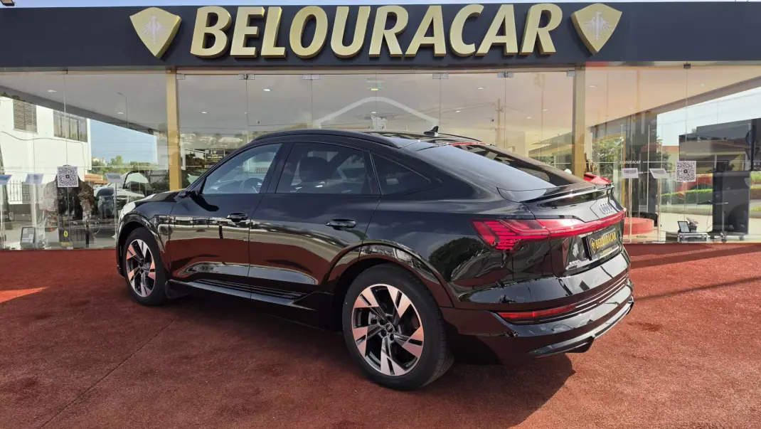 Audi e-tron Sportback 2021 - 43000 EUR, 50774 km - AUTO.MOTO.pt - 50774km - foto 4 de 23