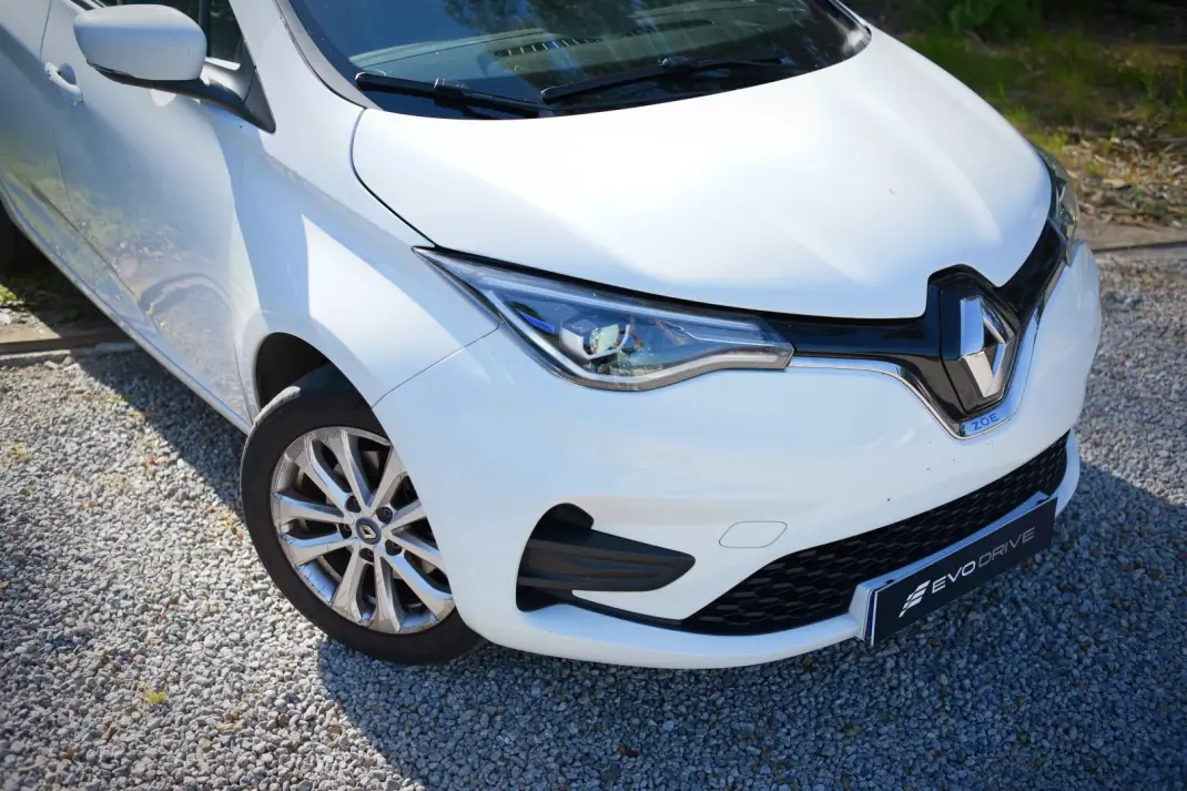 Renault Zoe 2020 - 12990 EUR, 103000 km - AUTO.MOTO.pt - 103000km - foto 7 de 24