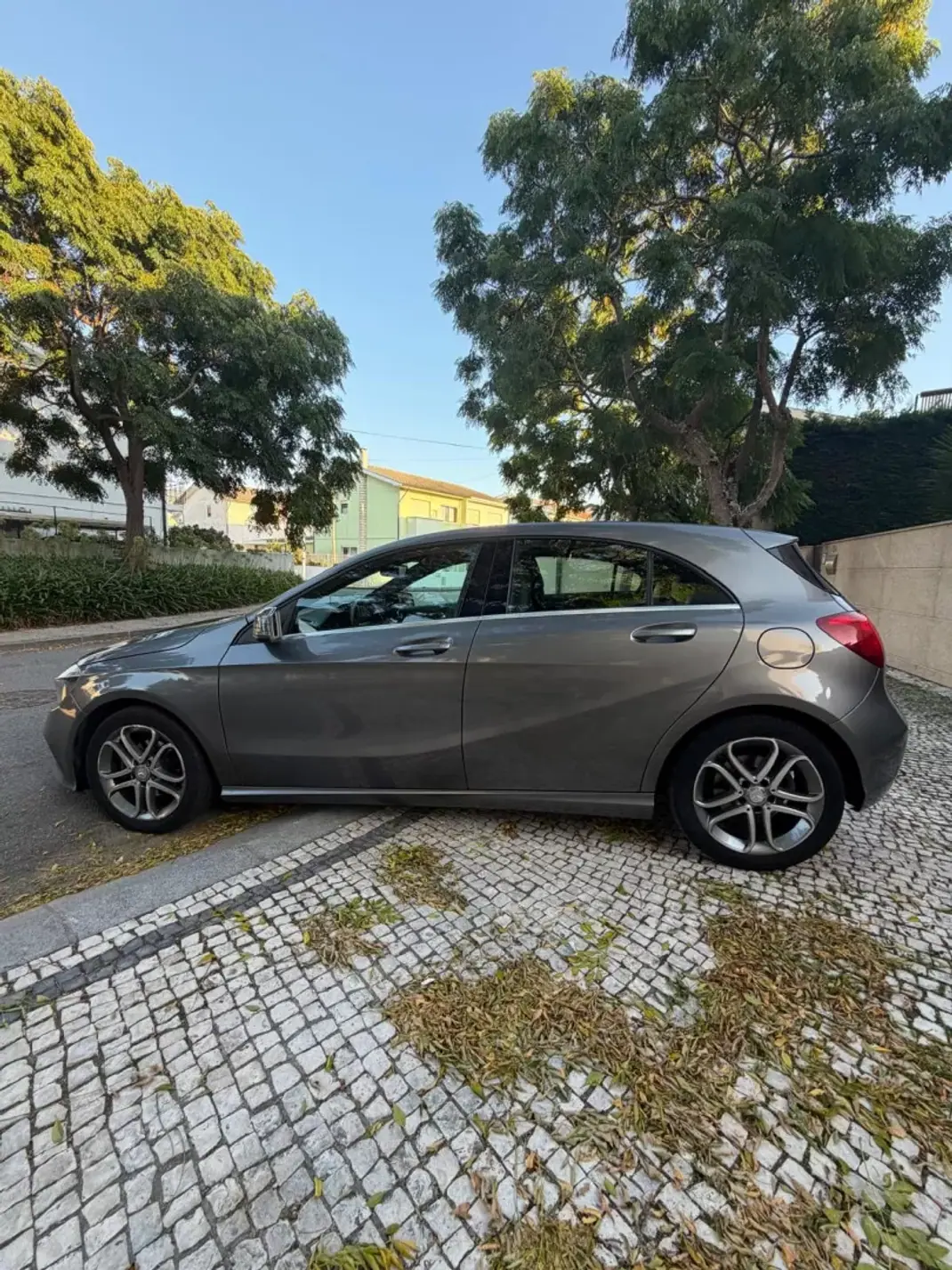 Mercedes-Benz A 180 2015 - 13900 EUR, 210000 km - 210000km - foto 4 de 26