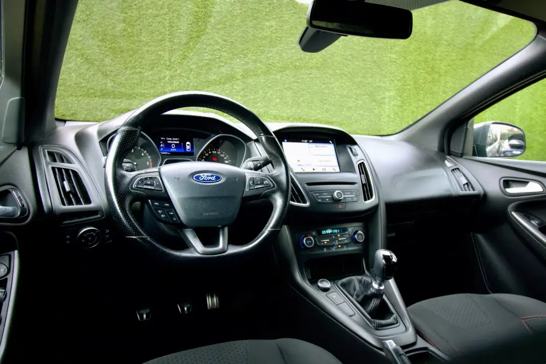 Ford Focus 2018 - 14990 EUR, 104000 km - AUTO.MOTO.pt - 104000km - foto 3 de 29