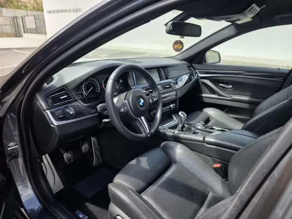 BMW 520 2016 - 23990 EUR, 186000 km - AUTO.MOTO.pt - 186000km - foto 2 de 18