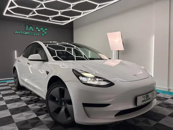 Tesla Model 3 2021 — foto 3 de 12