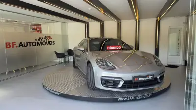 Porsche Panamera 2023 - 97500 EUR, 25369 km - AUTO.MOTO.pt - 25369km - foto 5 de 53