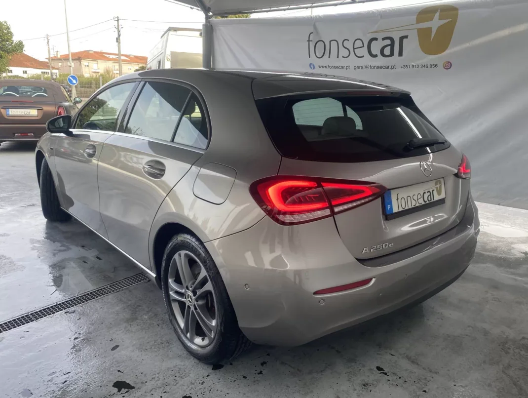 Mercedes-Benz A 250e 2020 - 24990 EUR, 138210 km - AUTO.MOTO.pt - 138210km - foto 3 de 15