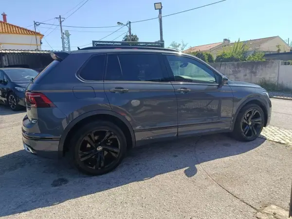 Volkswagen Tiguan 2021 - 28900 EUR, 141000 km - AUTO.MOTO.pt - 141000km - foto 5 de 33