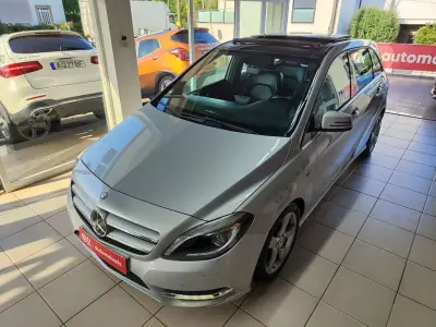 Mercedes-Benz B 180 2012 - 10950 EUR, 220000 km - AUTO.MOTO.pt - 220000km - foto 6 de 32