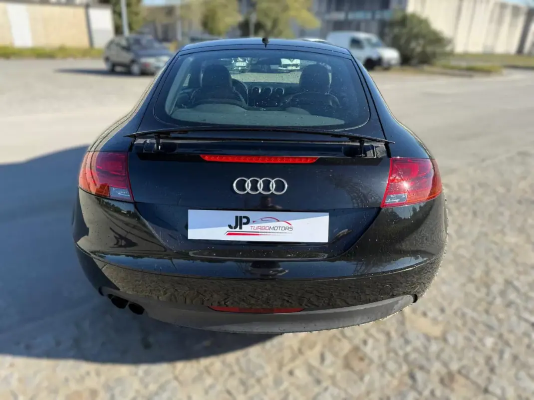 Audi TT Coupé 2006 - 13990 EUR, 176994 km - AUTO.MOTO.pt - 176994km - foto 6 de 18