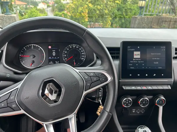 Renault Clio 2020 - 13500 EUR, 89140 km - AUTO.MOTO.pt - 89140km - foto 10 de 15