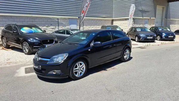 Opel Astra GTC 2007 - 4980 EUR, 201150 km - AUTO.MOTO.pt - 201150km - foto 2 de 36