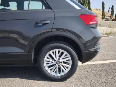 Volkswagen T-Roc 2018 - 16590 EUR, 116954 km - AUTO.MOTO.pt - 116954km - foto 11 de 25