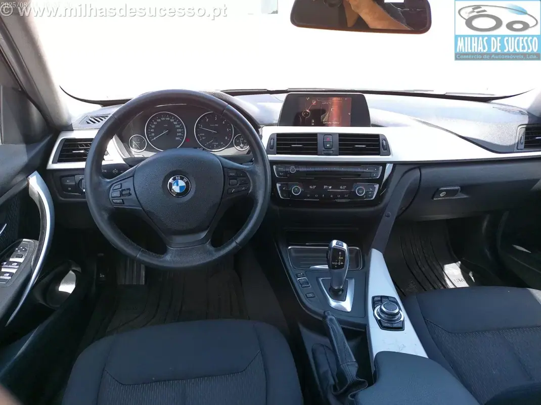 BMW 320 2016 - 16750 EUR, 181000 km - AUTO.MOTO.pt - 181000km - foto 17 de 27