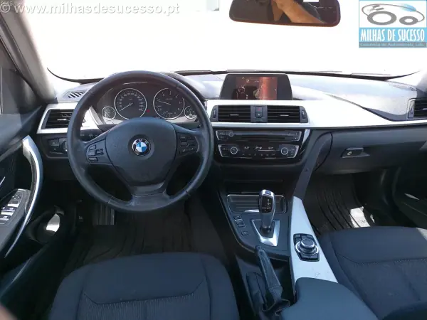 BMW 320 2016 - 16750 EUR, 181000 km - AUTO.MOTO.pt - 181000km - foto 17 de 27