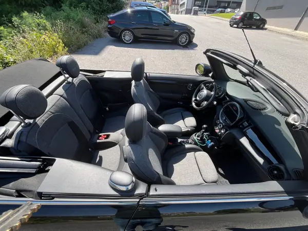 MINI Cabrio 2020 - 18400 EUR, 133000 km - AUTO.MOTO.pt - 133000km - foto 16 de 20