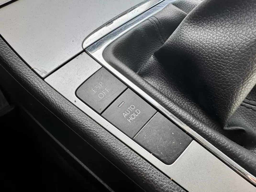 Volkswagen Passat Variant 2007 - 6950 EUR, 240000 km - AUTO.MOTO.pt - 240000km - foto 20 de 24