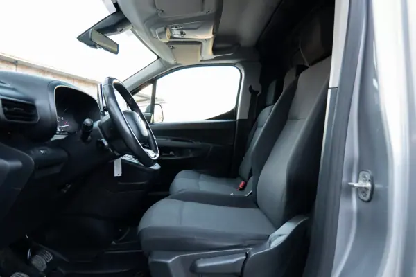 Citroën Berlingo 2022 - 14900 EUR, 115 km - AUTO.MOTO.pt - 115km - foto 8 de 22