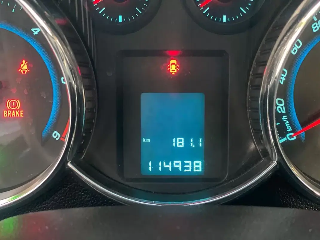 Chevrolet Cruze 2013 - 10100 EUR, 115000 km - 115000km - foto 38 de 42