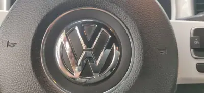 Volkswagen New Beetle 2015 - 14950 EUR, 156200 km - AUTO.MOTO.pt - 156200km - foto 30 de 39
