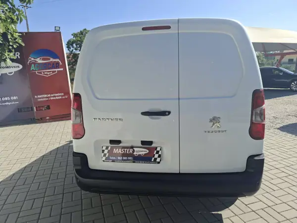 Peugeot Partner 2022 - 14850 EUR, 98726 km - AUTO.MOTO.pt - 98726km - foto 6 de 40