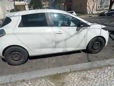 Renault Zoe 2015 - 5000 EUR, 170000 km - 170000km - foto 4 de 5