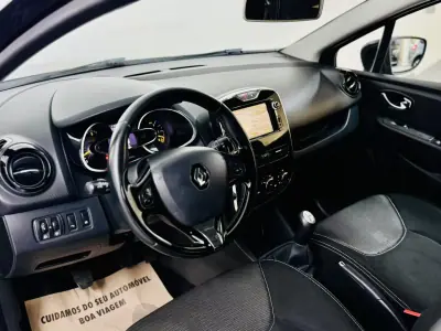 Renault Clio 2012 - 5750 EUR, 228000 km - AUTO.MOTO.pt - 228000km - foto 18 de 44
