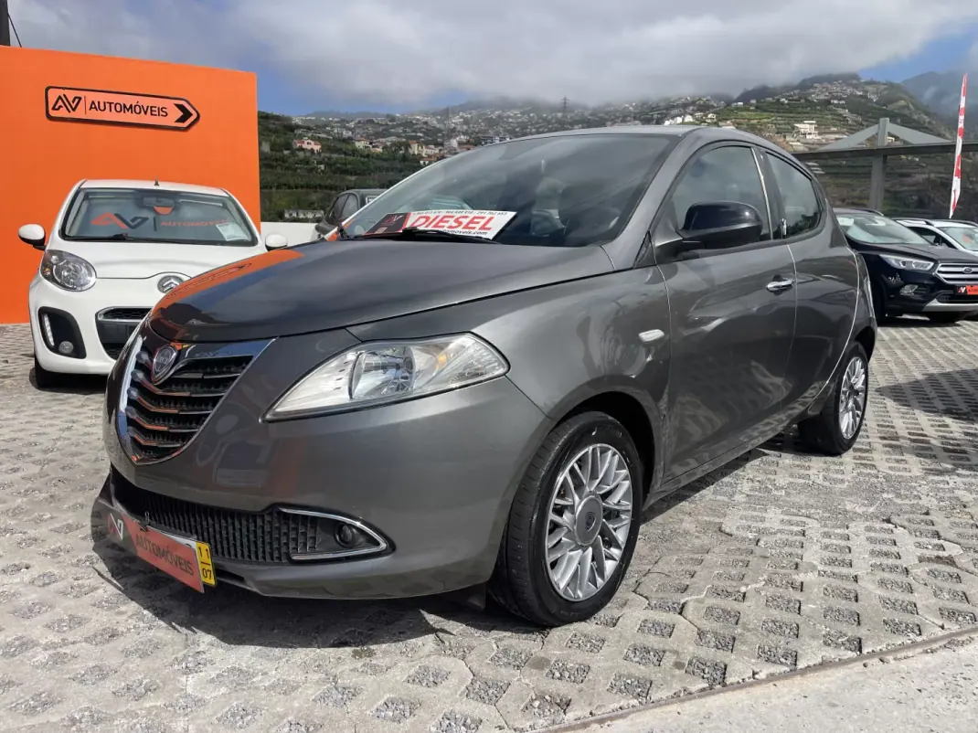 Lancia Ypsilon 2011 - 5950 EUR, 184167 km - 184167km - foto 3 de 12