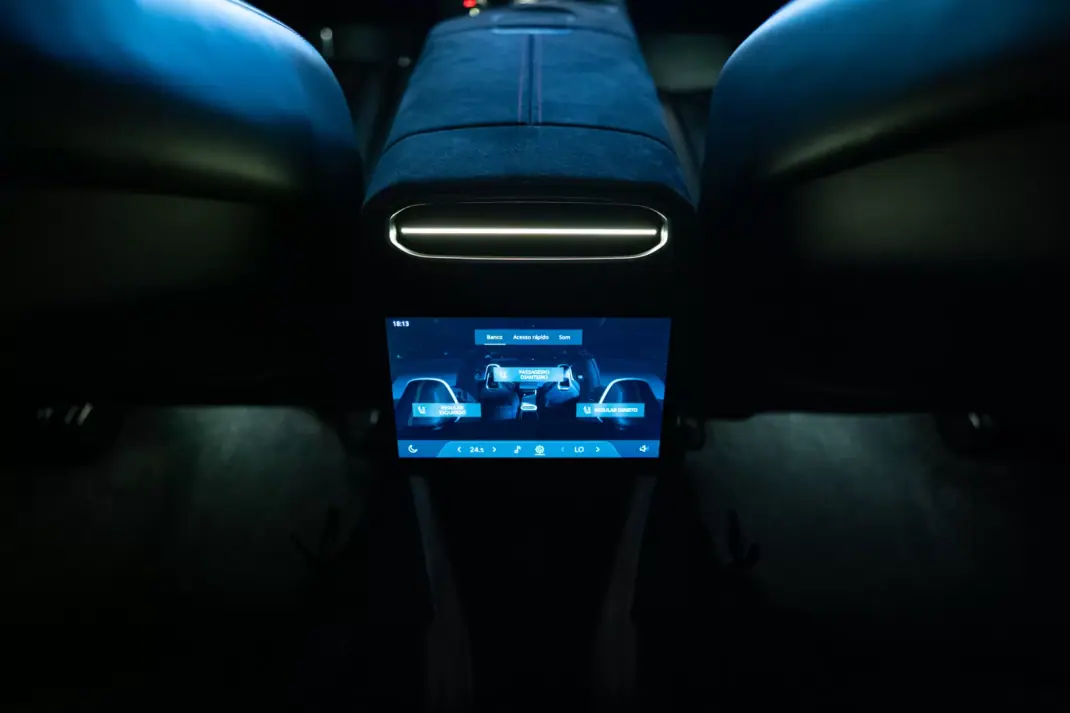 Lotus Eletre 2023 - 110000 EUR, 34626 km - AUTO.MOTO.pt - 34626km - foto 14 de 32