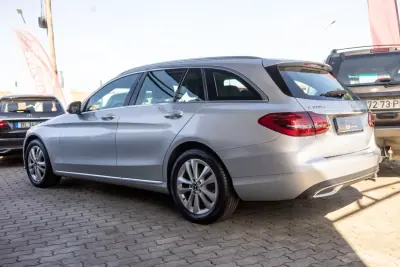 Mercedes-Benz C 200 2019 - 22900 EUR, 84000 km - AUTO.MOTO.pt - 84000km - foto 5 de 19