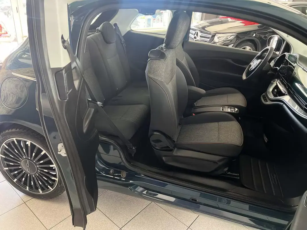 Fiat 500e 2021 - 18600 EUR, 45555 km - 45555km - foto 20 de 25