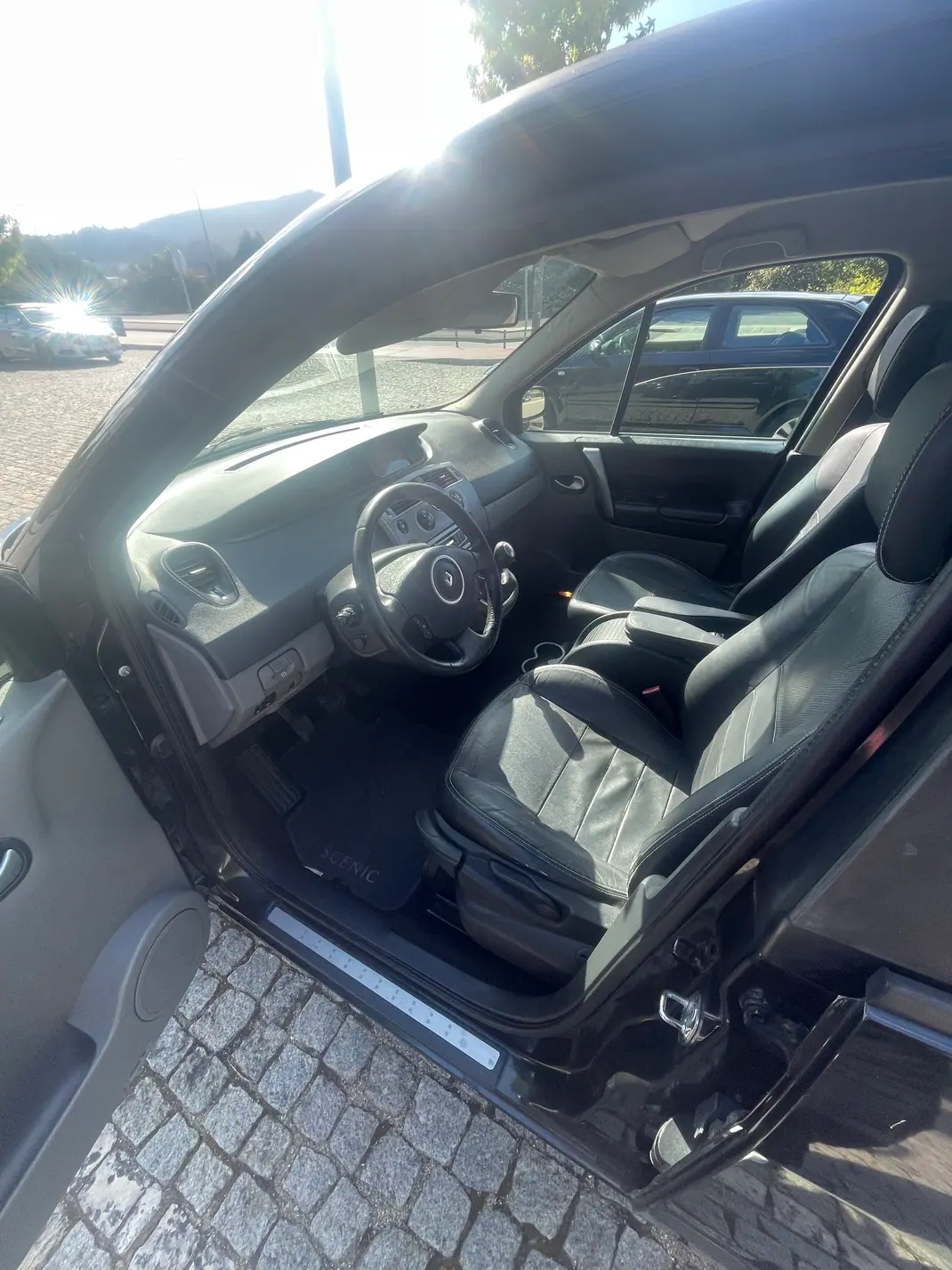 Renault Scénic 2009 - 4990 EUR, 245000 km - AUTO.MOTO.pt - 245000km - foto 13 de 13