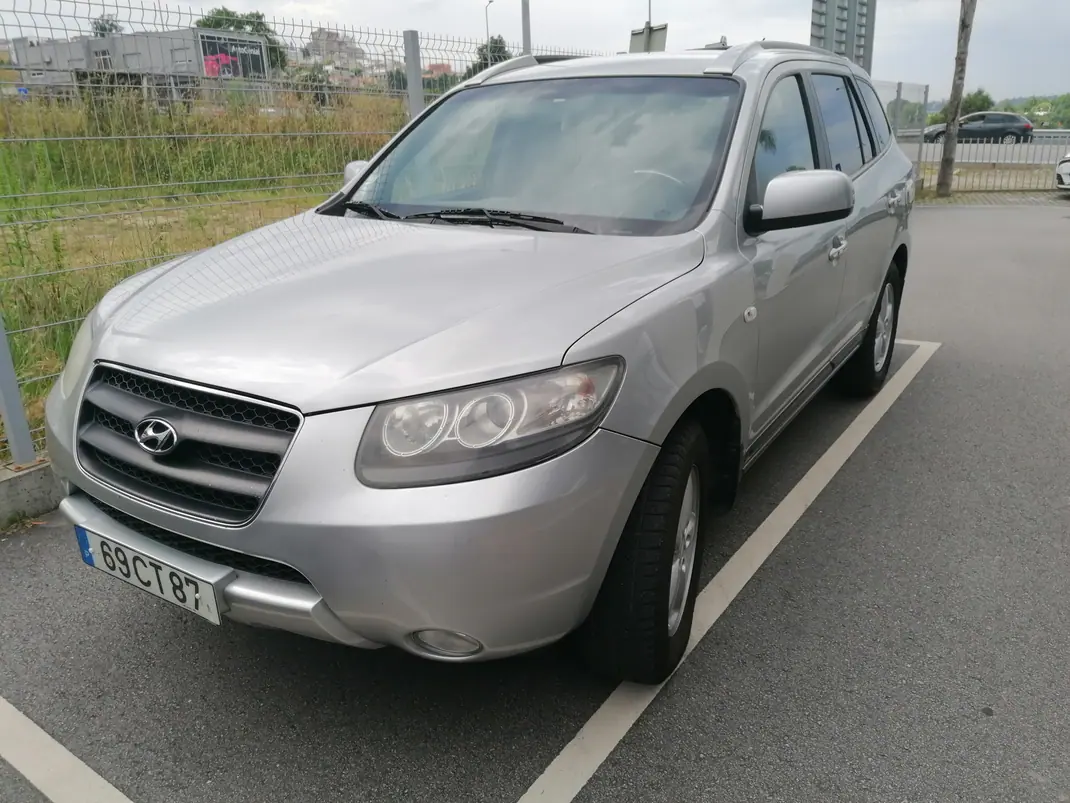 Hyundai Santa Fe 2007 - 5950 EUR, 275000 km - AUTO.MOTO.pt - 275000km - foto 1 de 6