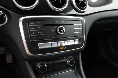 Mercedes-Benz CLA 180 2016 - 15990 EUR, 215975 km - AUTO.MOTO.pt - 215975km - foto 9 de 18