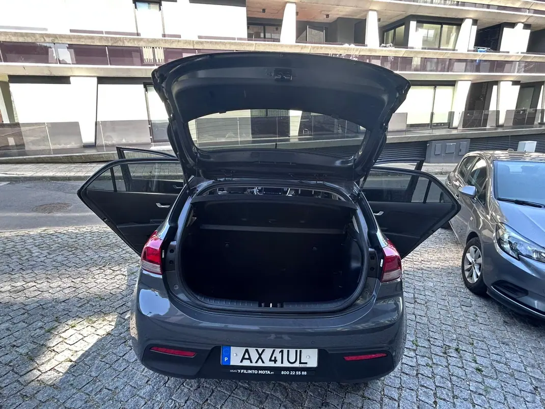 Kia Rio 2024 - 19000 EUR, 51217 km - AUTO.MOTO.pt - 51217km - foto 2 de 7