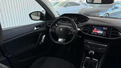 Peugeot 308 SW 2020 - 11990 EUR, 153706 km - AUTO.MOTO.pt - 153706km - foto 31 de 34