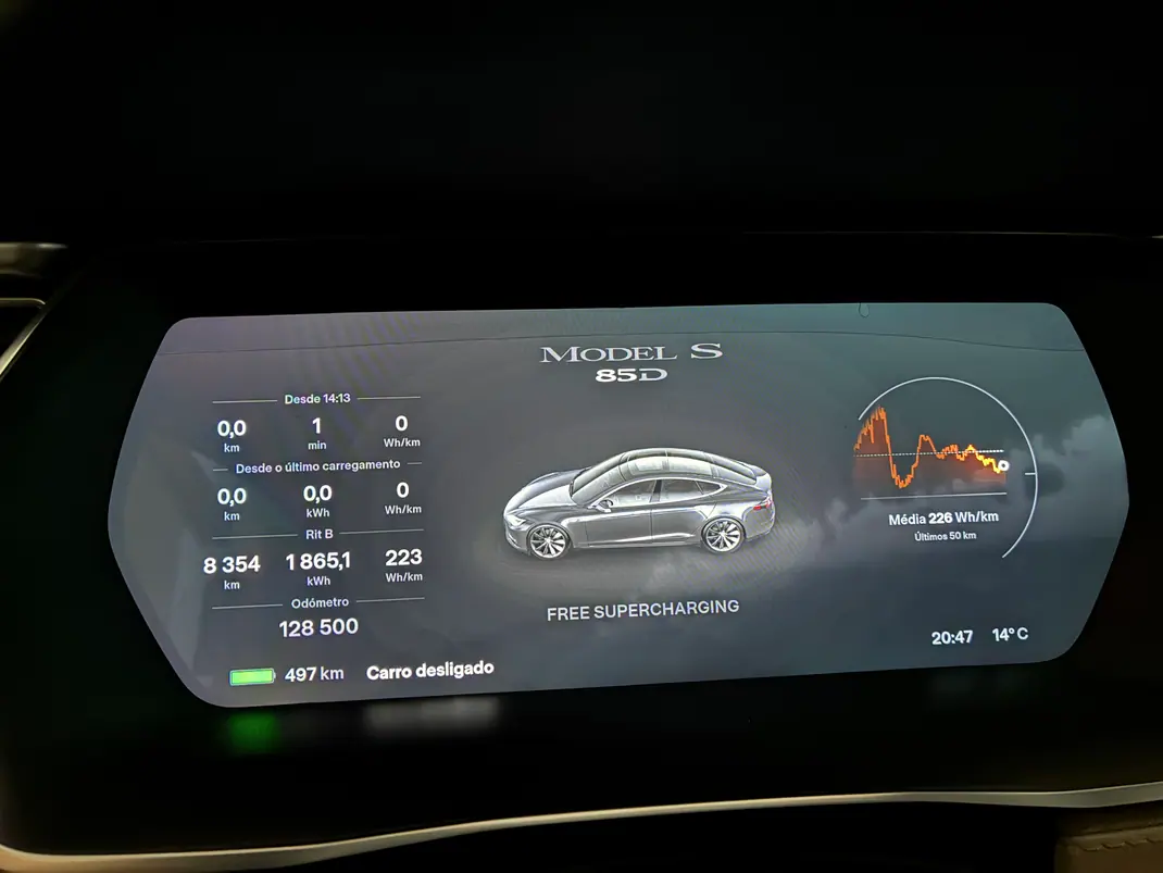 Tesla Model S 2015 - 27900 EUR, 126000 km - AUTO.MOTO.pt - 126000km - foto 10 de 10