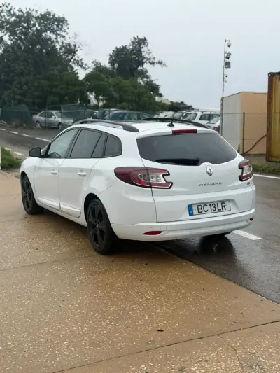 Renault Mégane 2019 - 9900 EUR, 175127 km - AUTO.MOTO.pt - 175127km - foto 5 de 9