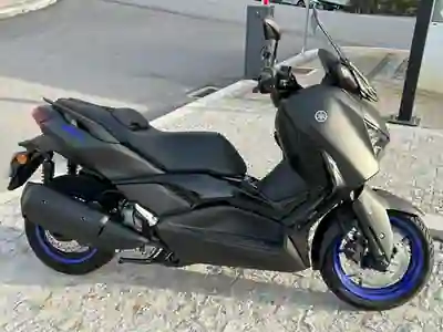 Yamaha XMAX 2024 - 6150 EUR, 590 km - foto 2 de 8