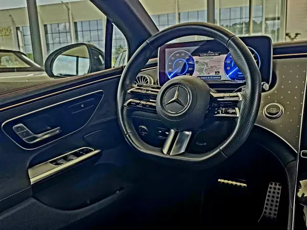 Mercedes-Benz EQE 2022 - 44990 EUR, 74700 km - AUTO.MOTO.pt - 74700km - foto 13 de 36