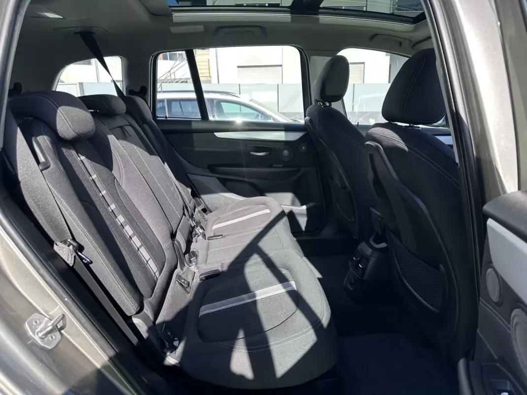 BMW 216 Gran Tourer 2015 - 14900 EUR, 180000 km - AUTO.MOTO.pt - 180000km - foto 61 de 77