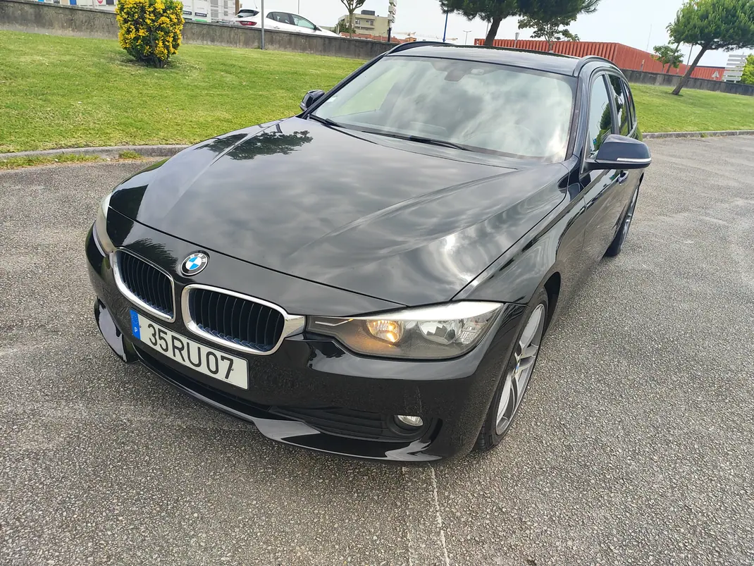 BMW 318 2013 - 9500 EUR, 324000 km - AUTO.MOTO.pt - 324000km - foto 10 de 12