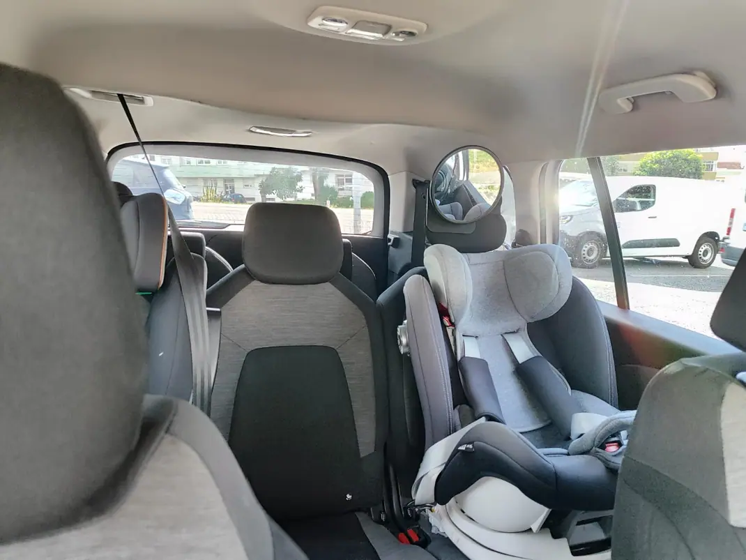 Citroën C4 Grand Picasso 2018 - 10890 EUR, 217500 km - AUTO.MOTO.pt - 217500km - foto 15 de 22